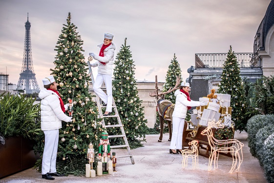 Christmas at the Peninsula Paris (1)